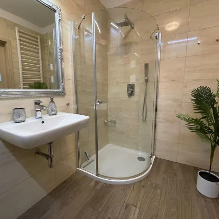 Garbary 100 Center Apartment, Free Parking, Self Check-in 24h Poznan
