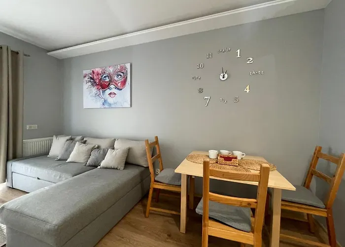 Garbary 100 Center Apartment, Free Parking, Self Check-in 24h *