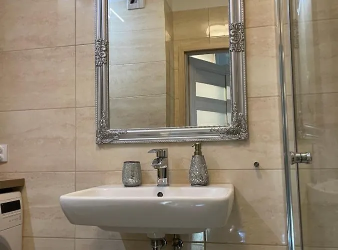 아파트 Garbary 100 Center Apartment, Free Parking, Self Check-in 24h